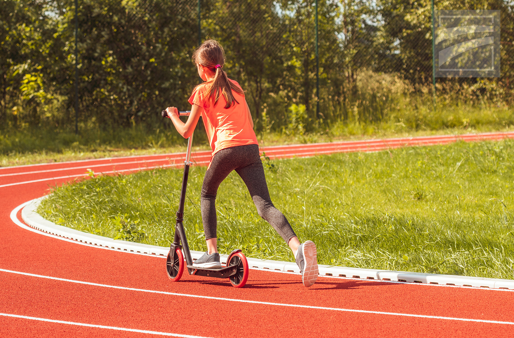 PISTA ICLABILE IN RESINA PER MOBILITA' URBANA E MONOPATTINI ELETTRICI