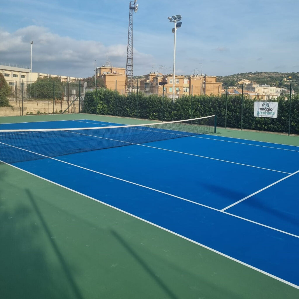 restauro campo da tennis in mateco con malta tecnica Wimbledon Paint