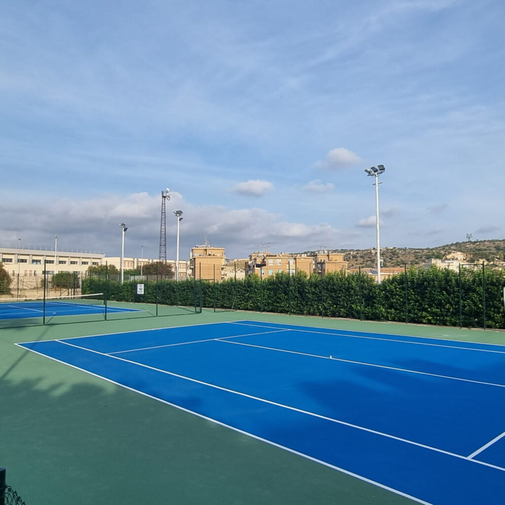 restauro campo da tennis in mateco con malta tecnica Wimbledon Paint