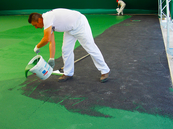 restauro campo da tennis con resina Softsport Wimbledon paint