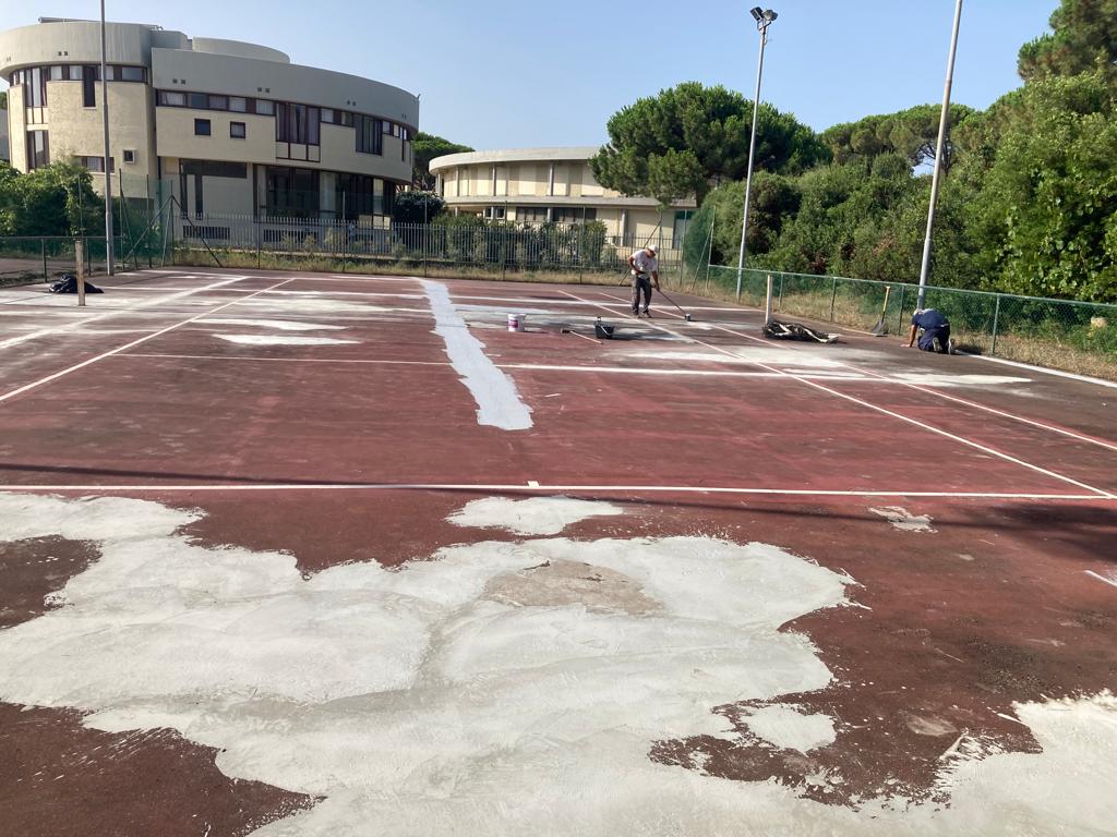 RESTAURO CAMPO DA TENNIS CON MALTA TECNICA